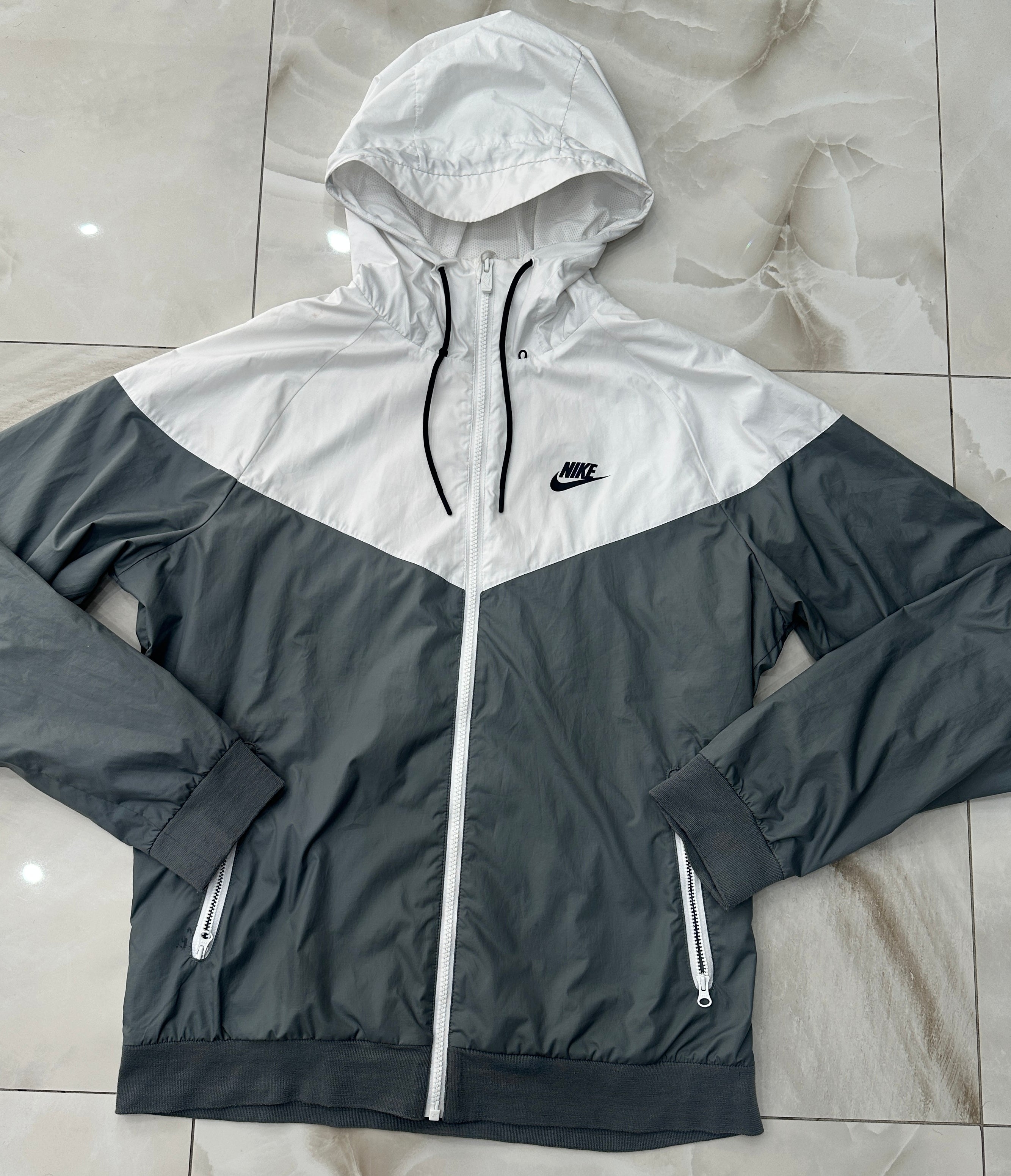K-Way vintage grigio e bianco con cappuccio