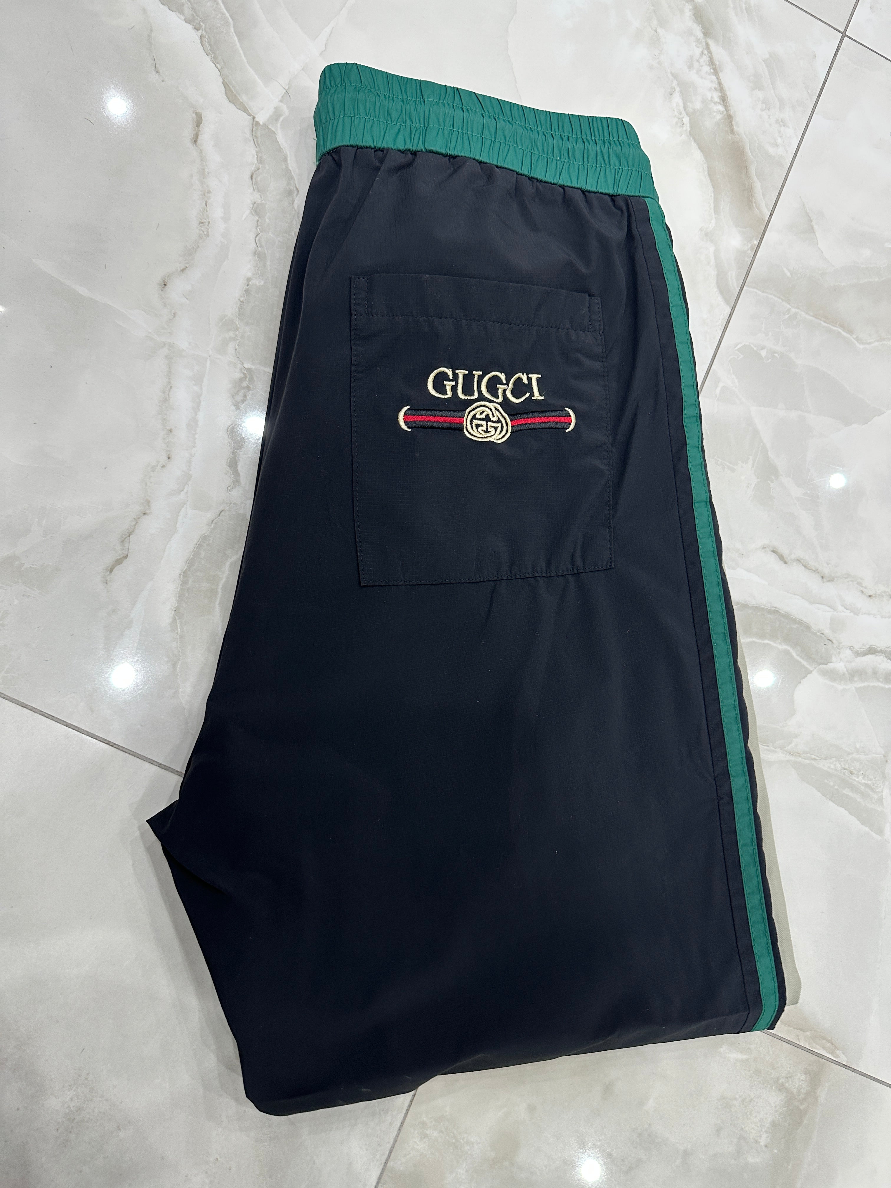 Pantatuta vintage firmato nero e verde