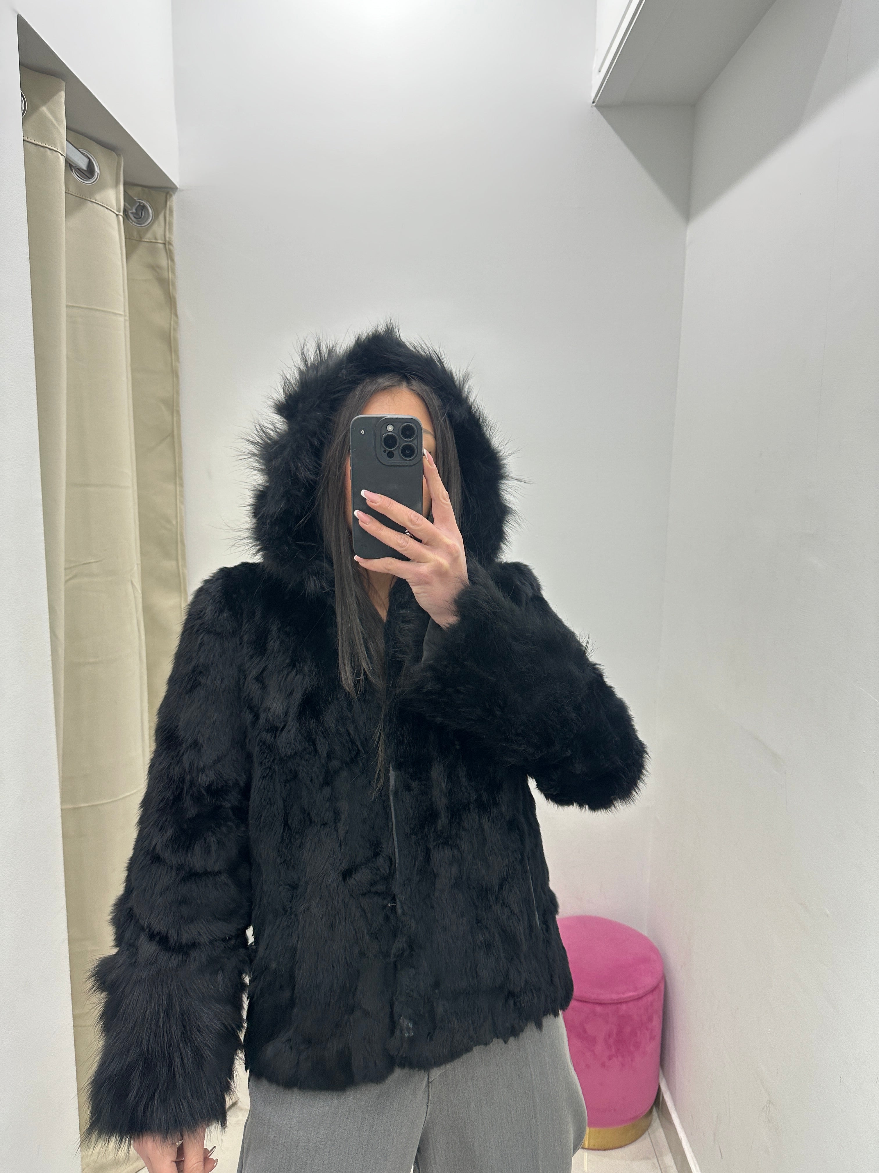 Pelliccia vera vintage in promo nera con cappuccio