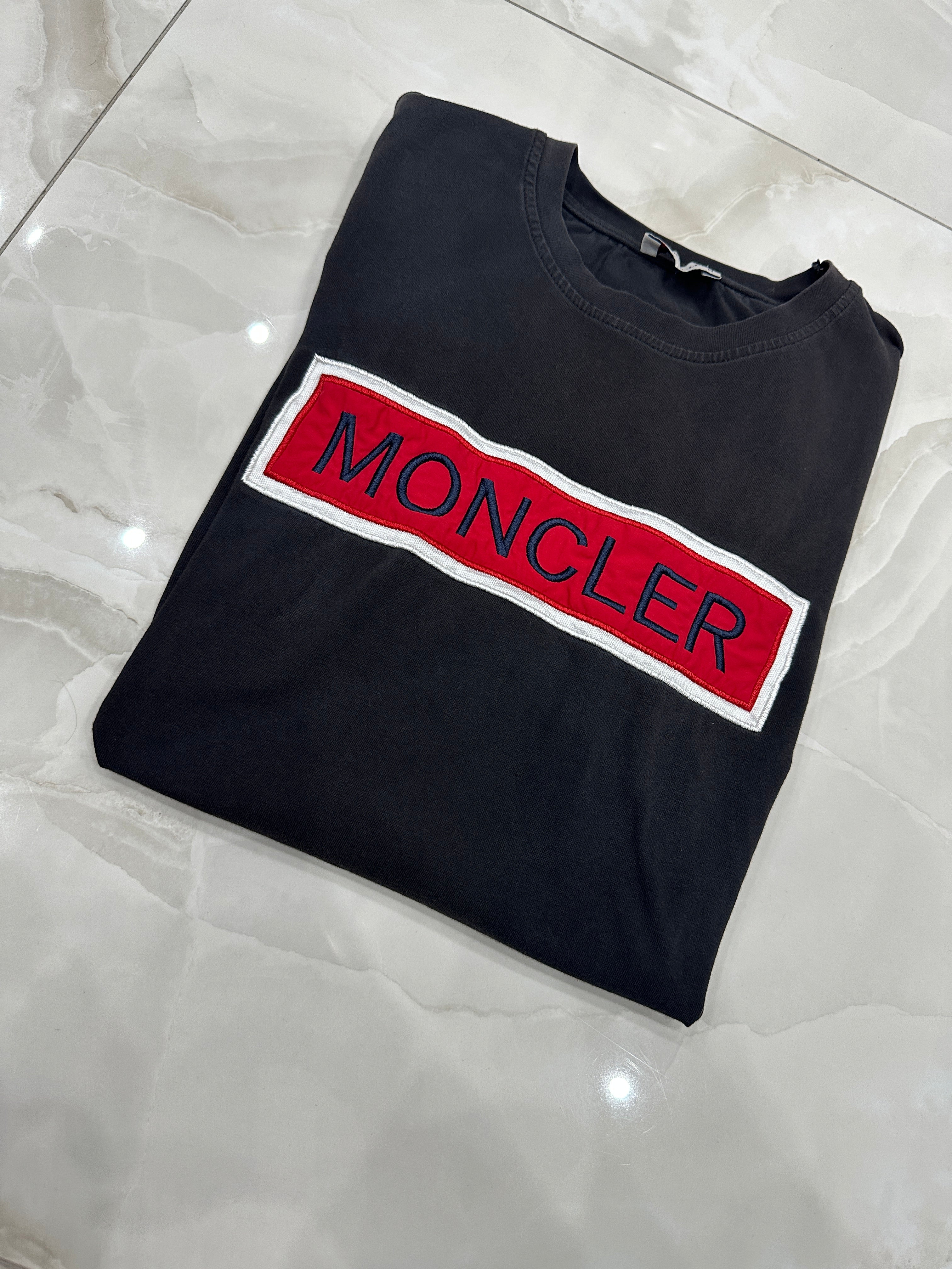 T-Shirt vintage firmato nera