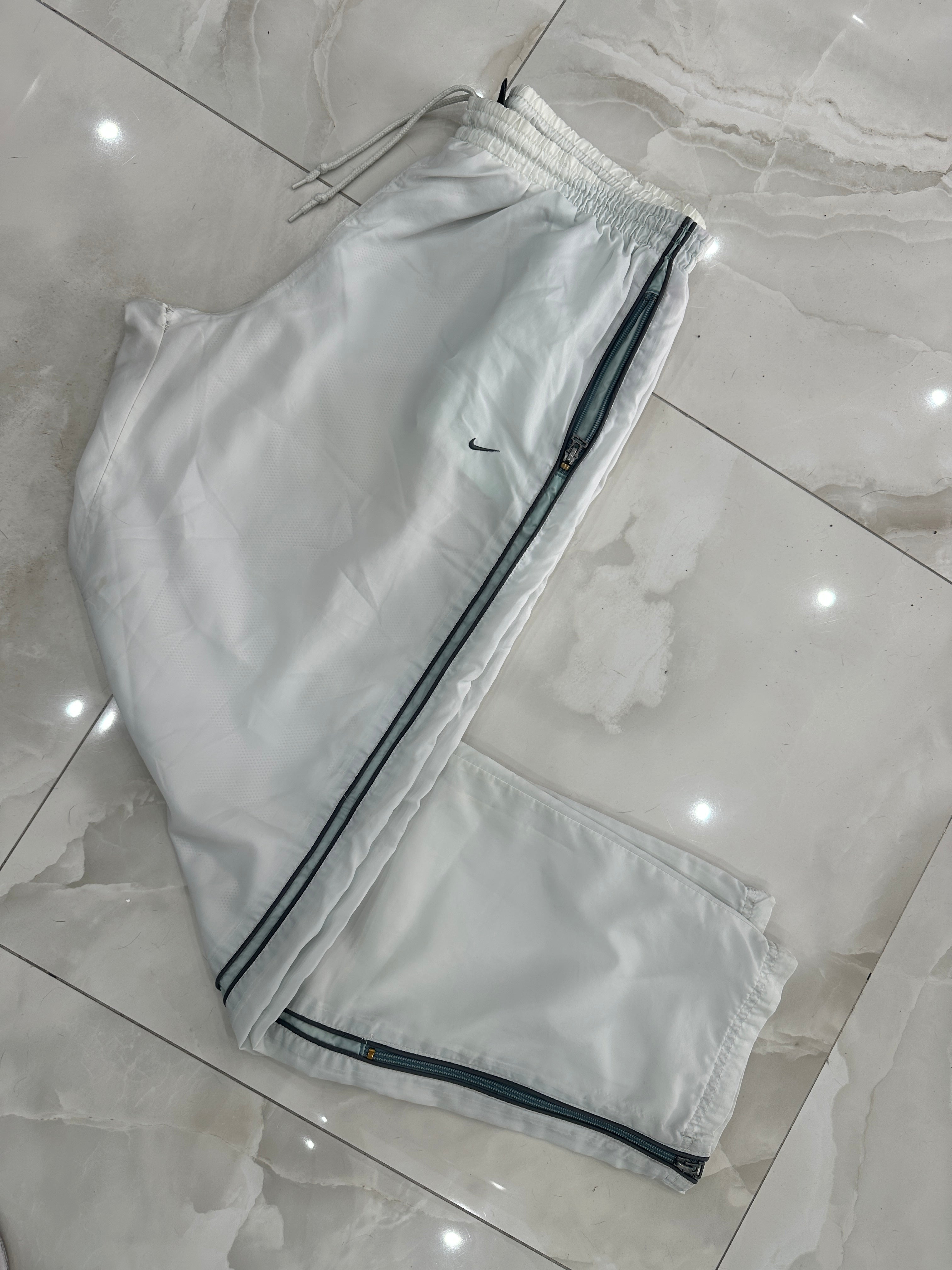 Pantatuta vintage bianco