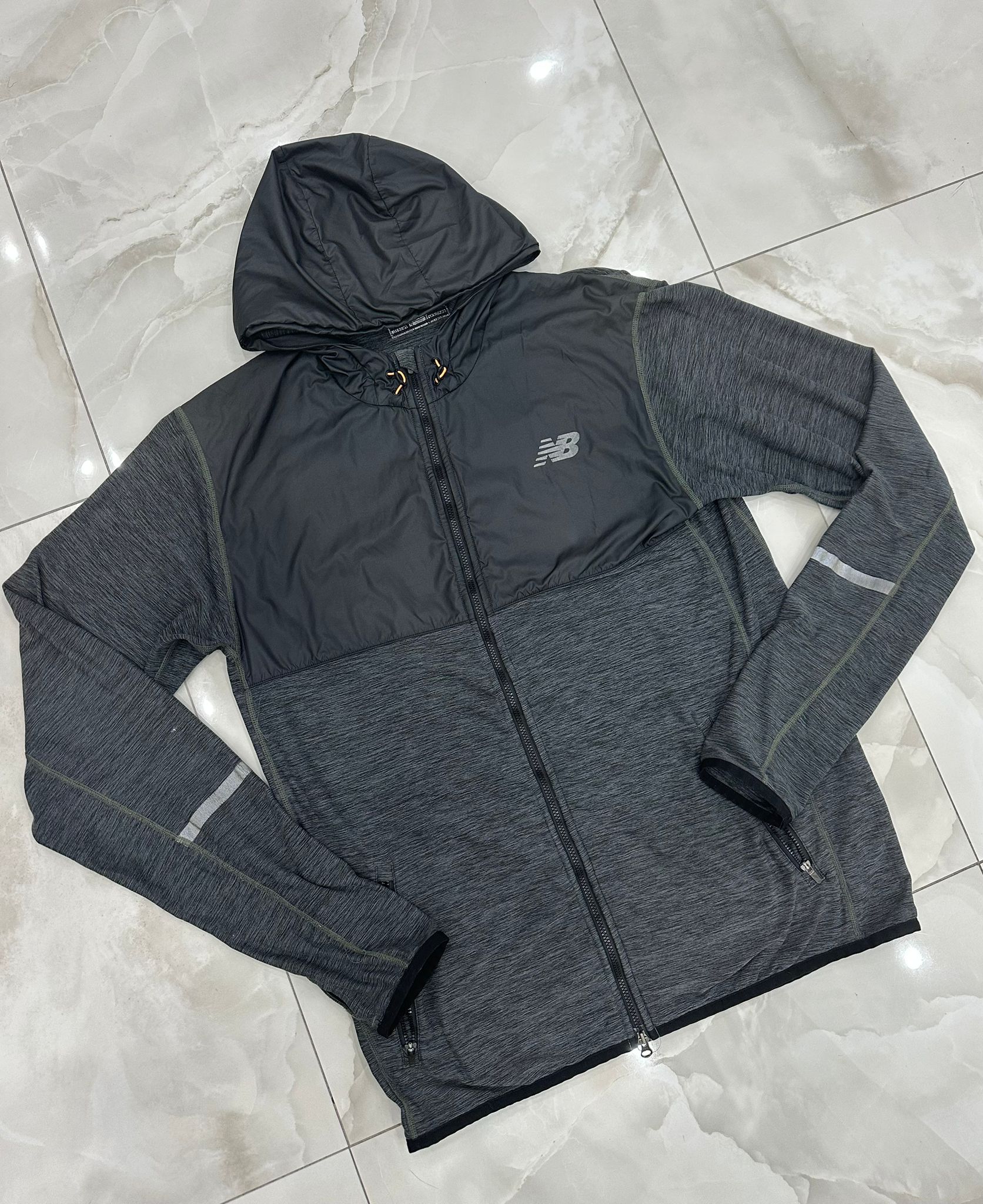Felpa vintage con zip grigio con cappuccio