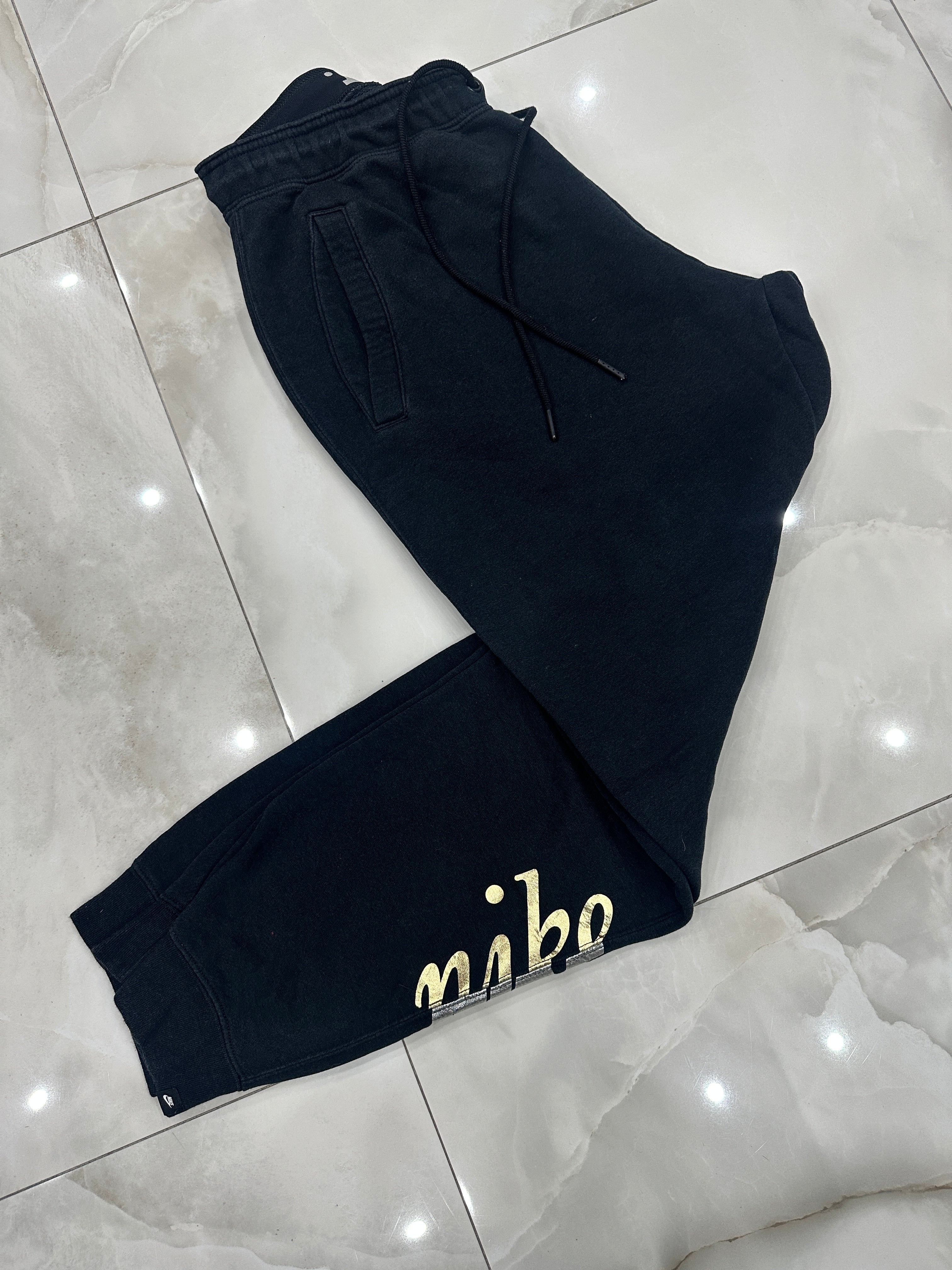 Pantatuta vintage nero