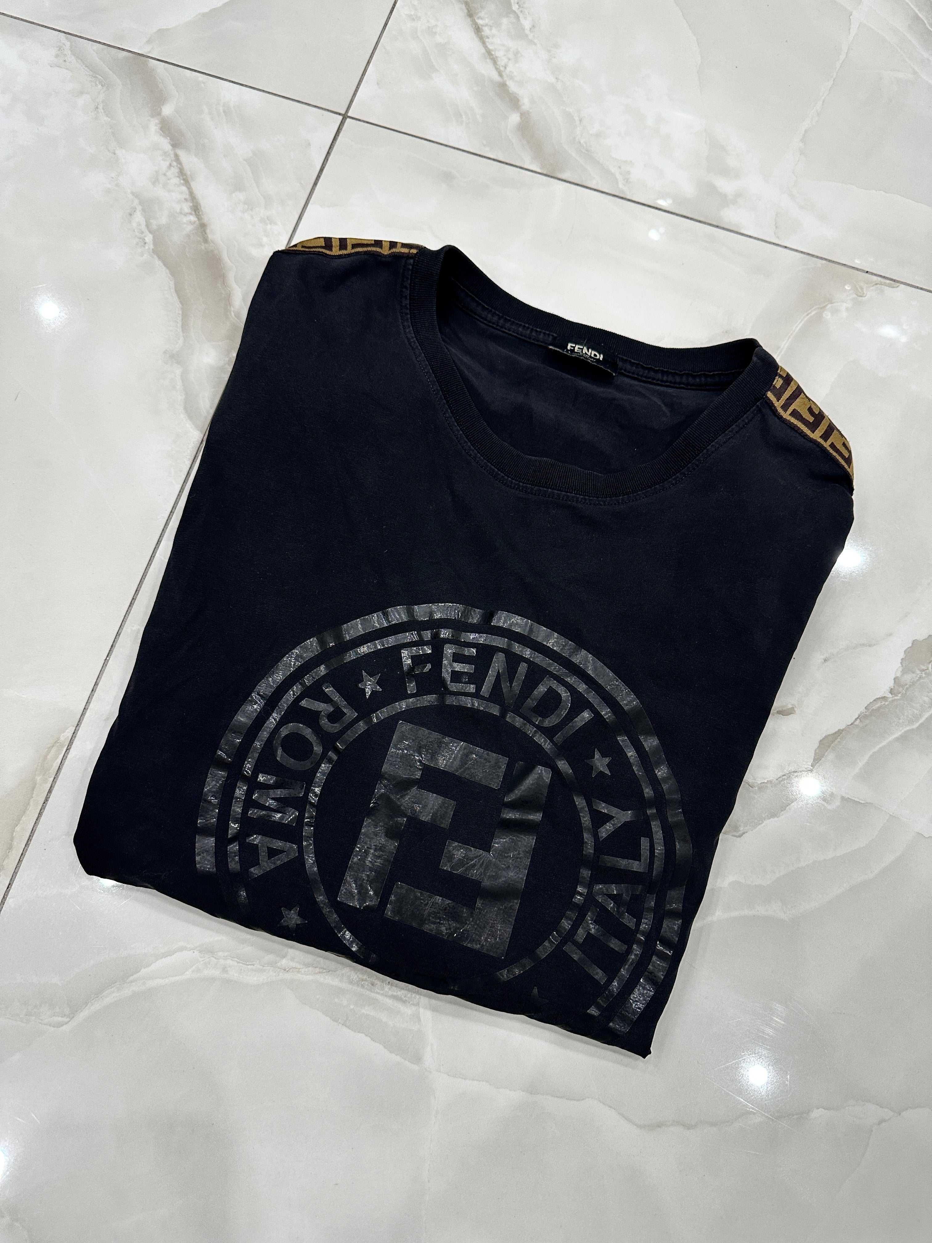 T-Shirt vintage firmato nera