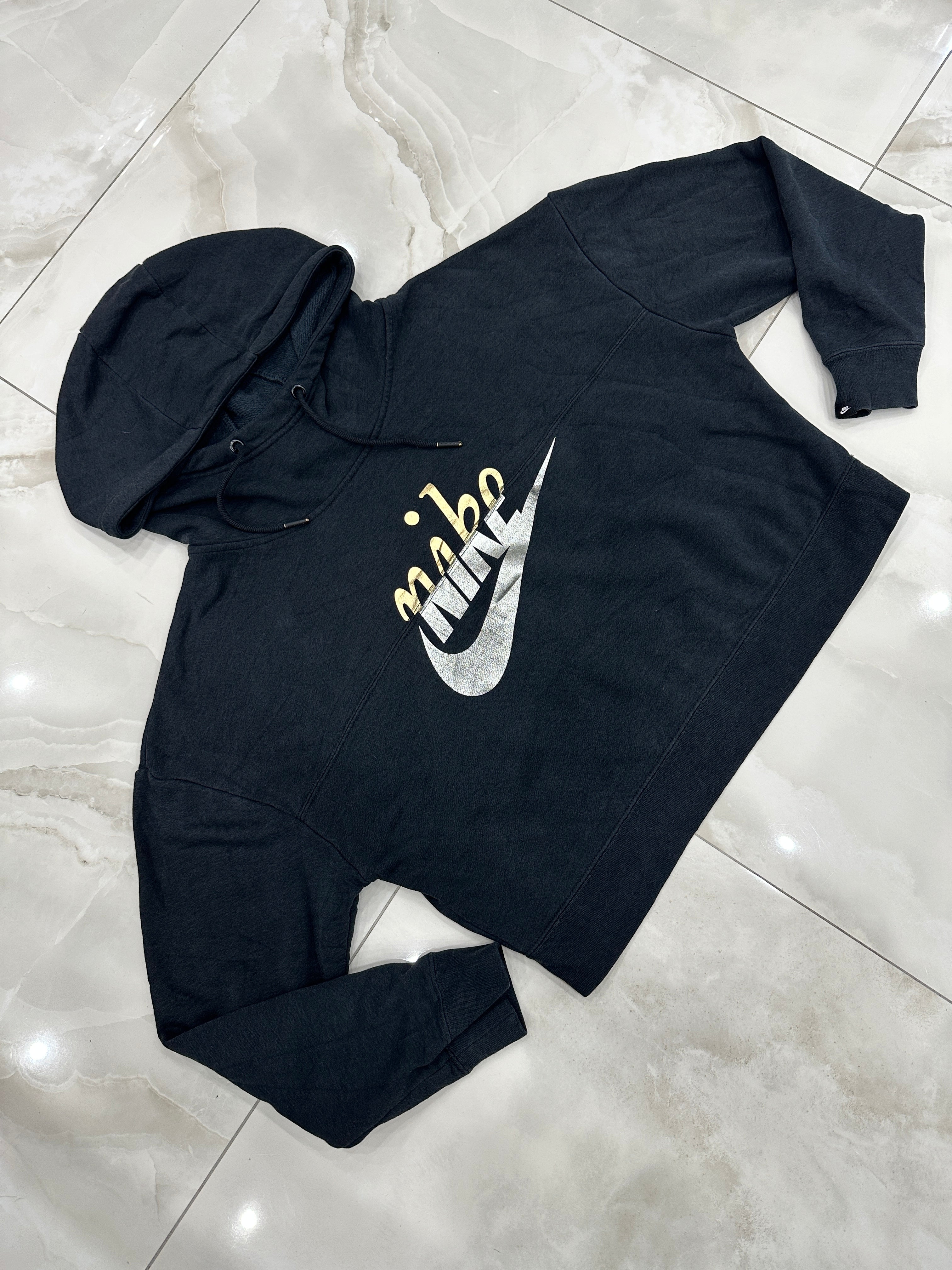 Felpa vintage nera crop con cappuccio