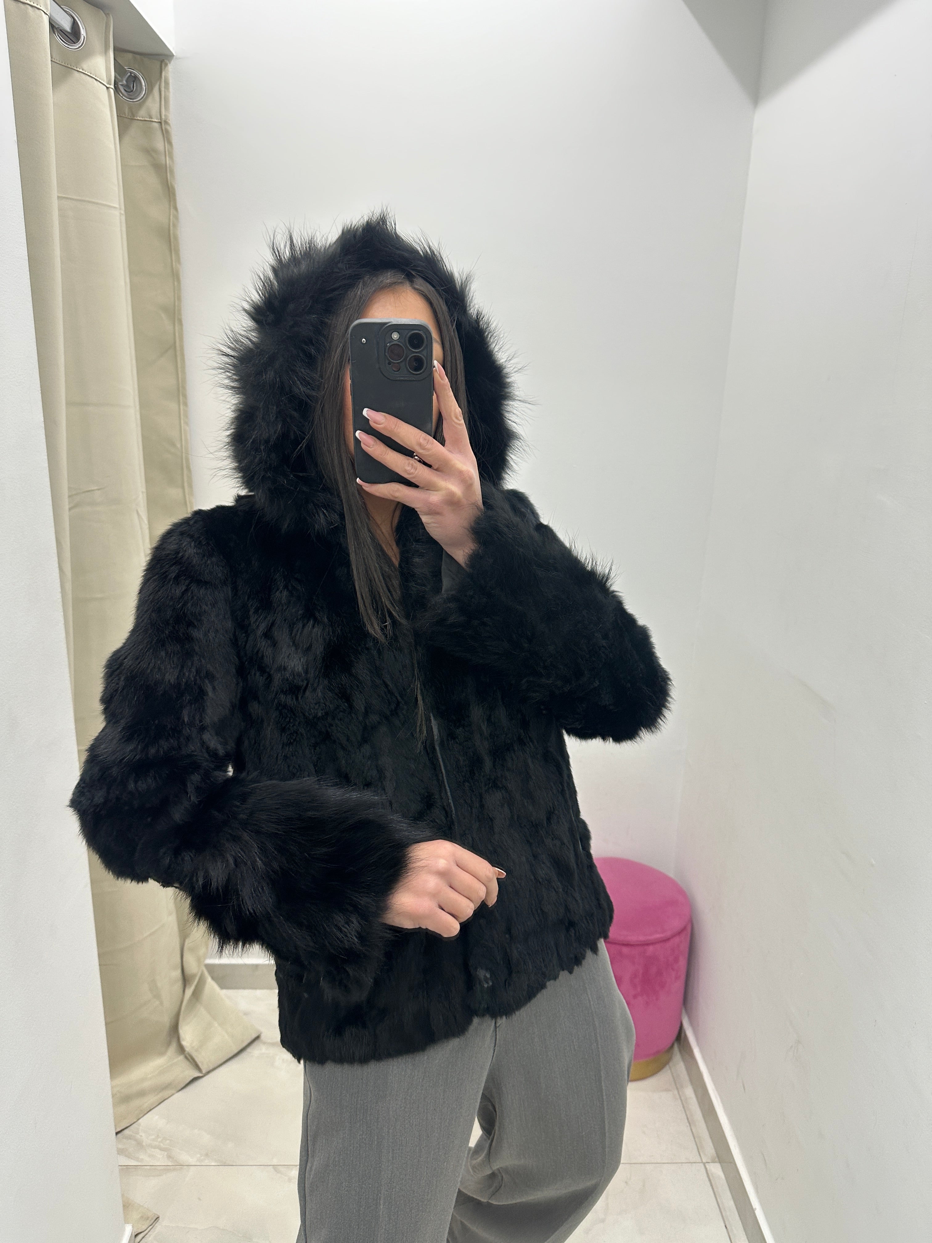 Pelliccia vera vintage in promo nera con cappuccio