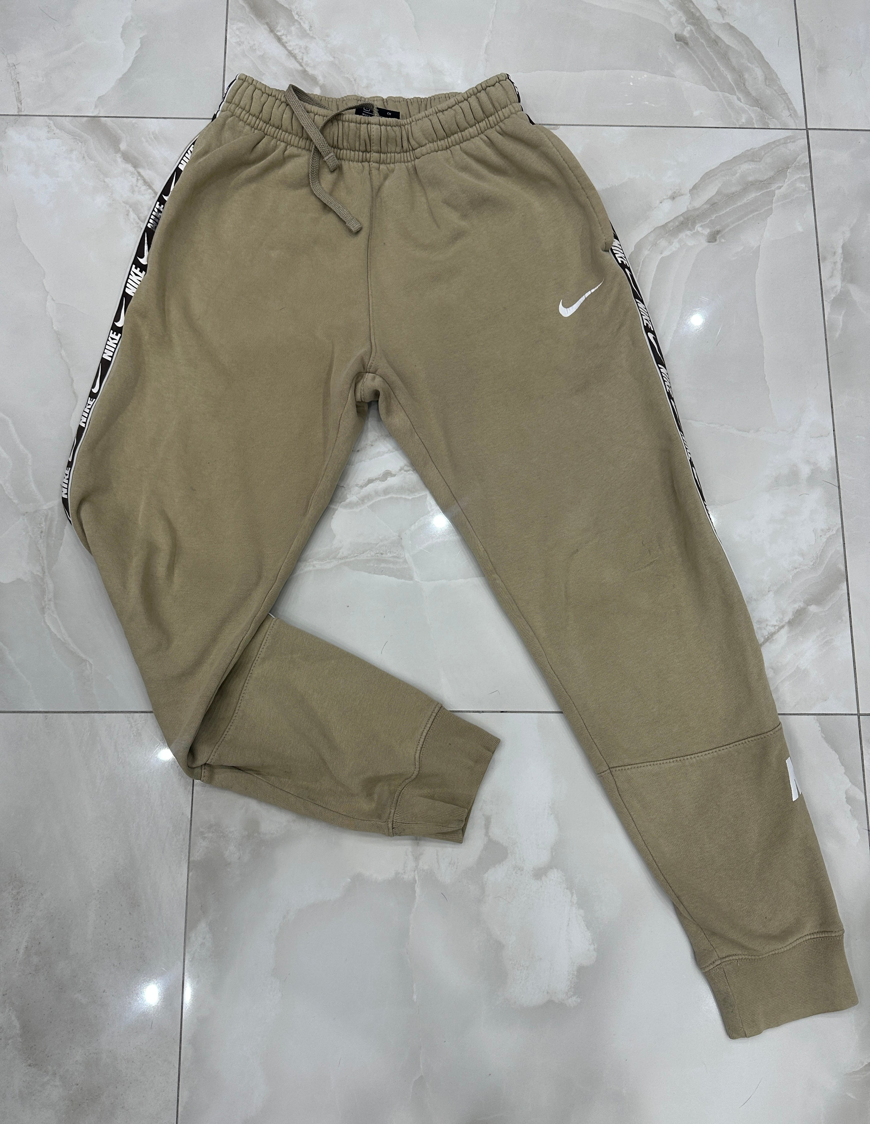 Pantatuta vintage beige