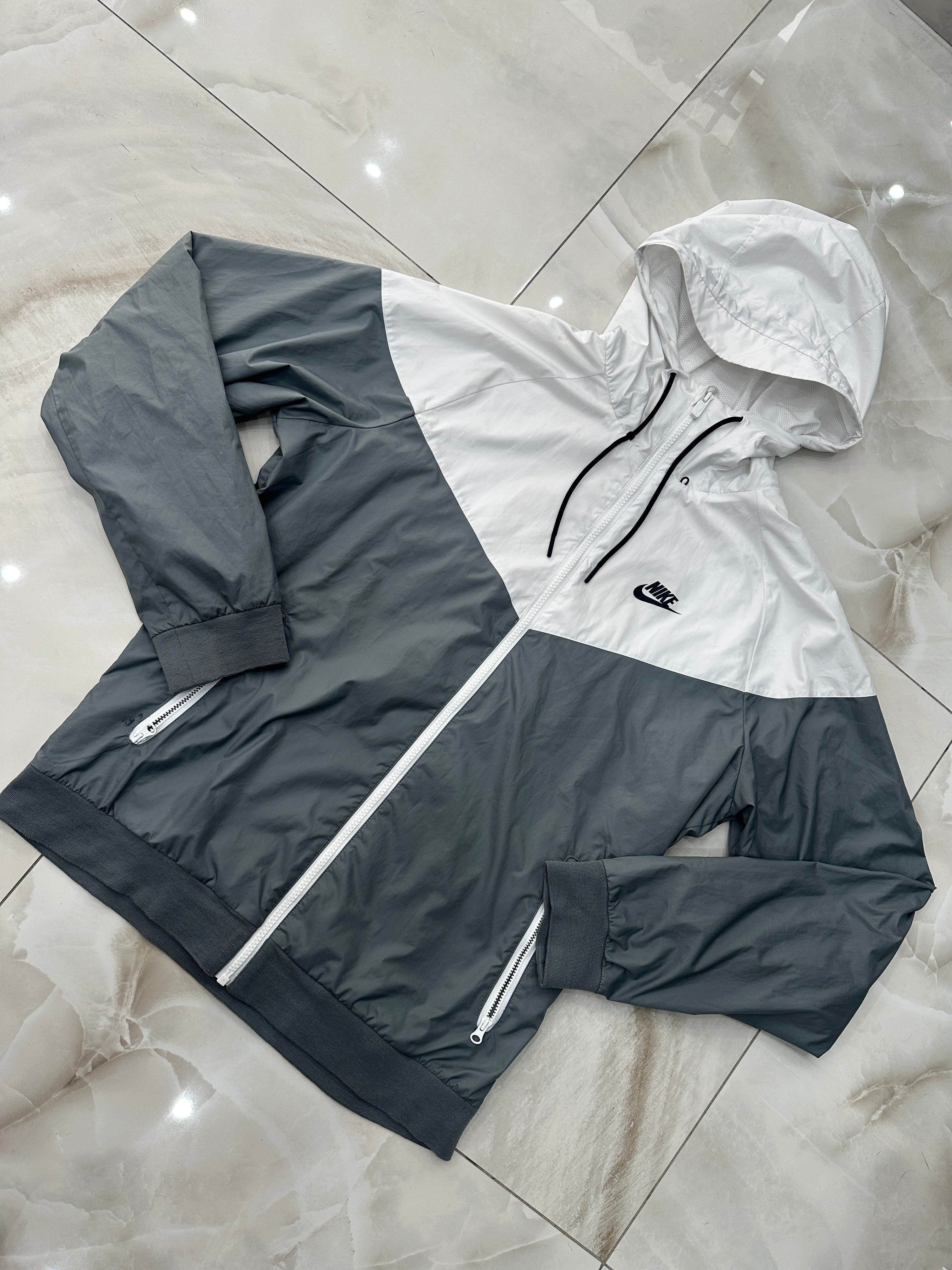 K-Way vintage grigio e bianco con cappuccio
