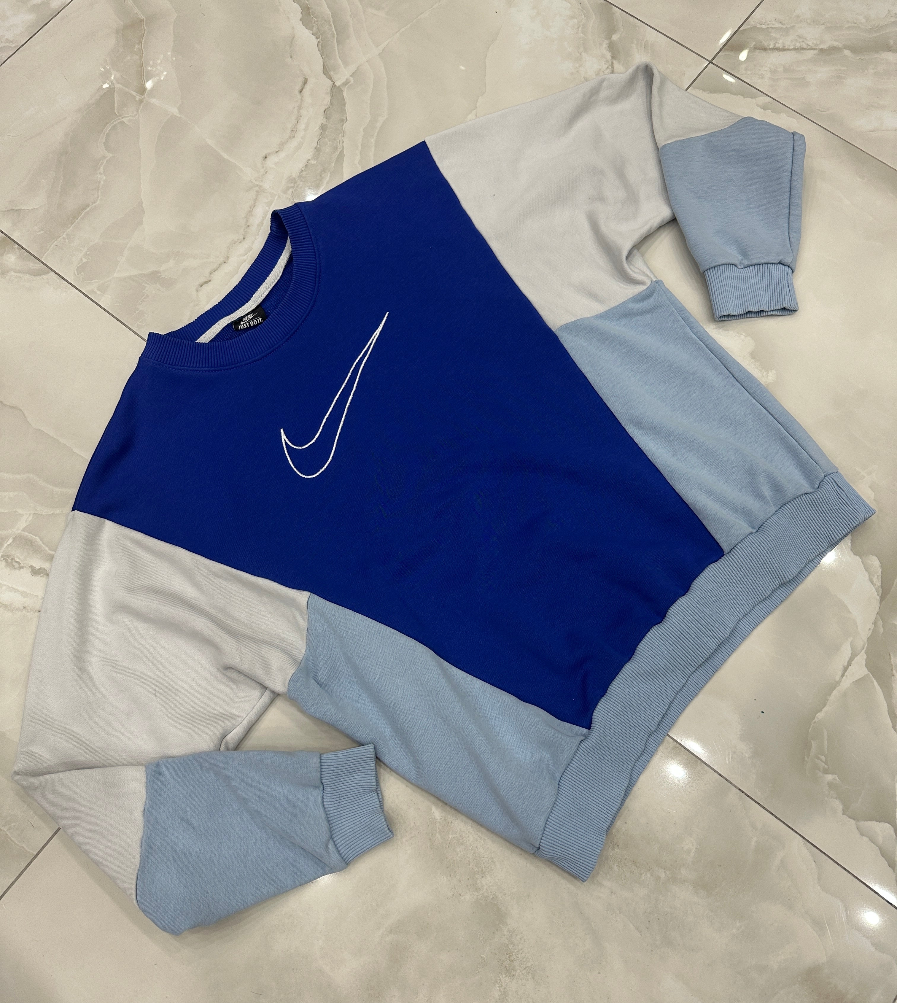 Felpa vintage blu e celeste