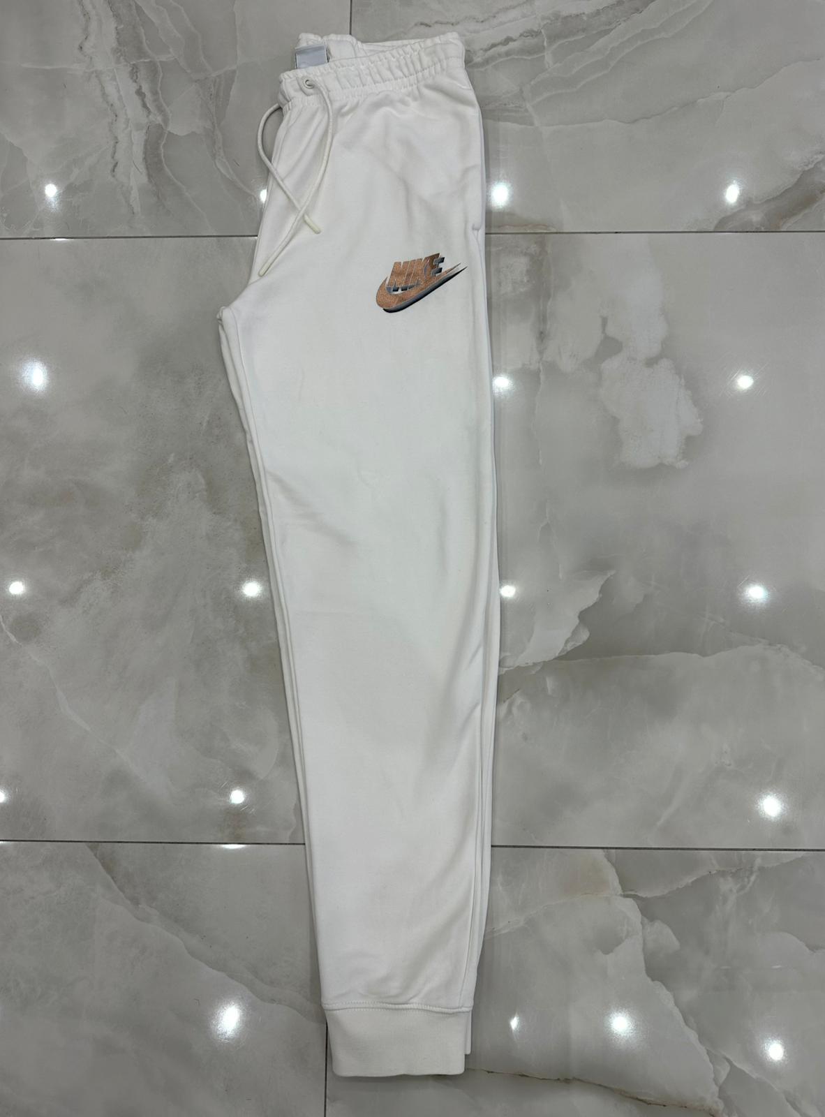 Pantatuta vintage bianco
