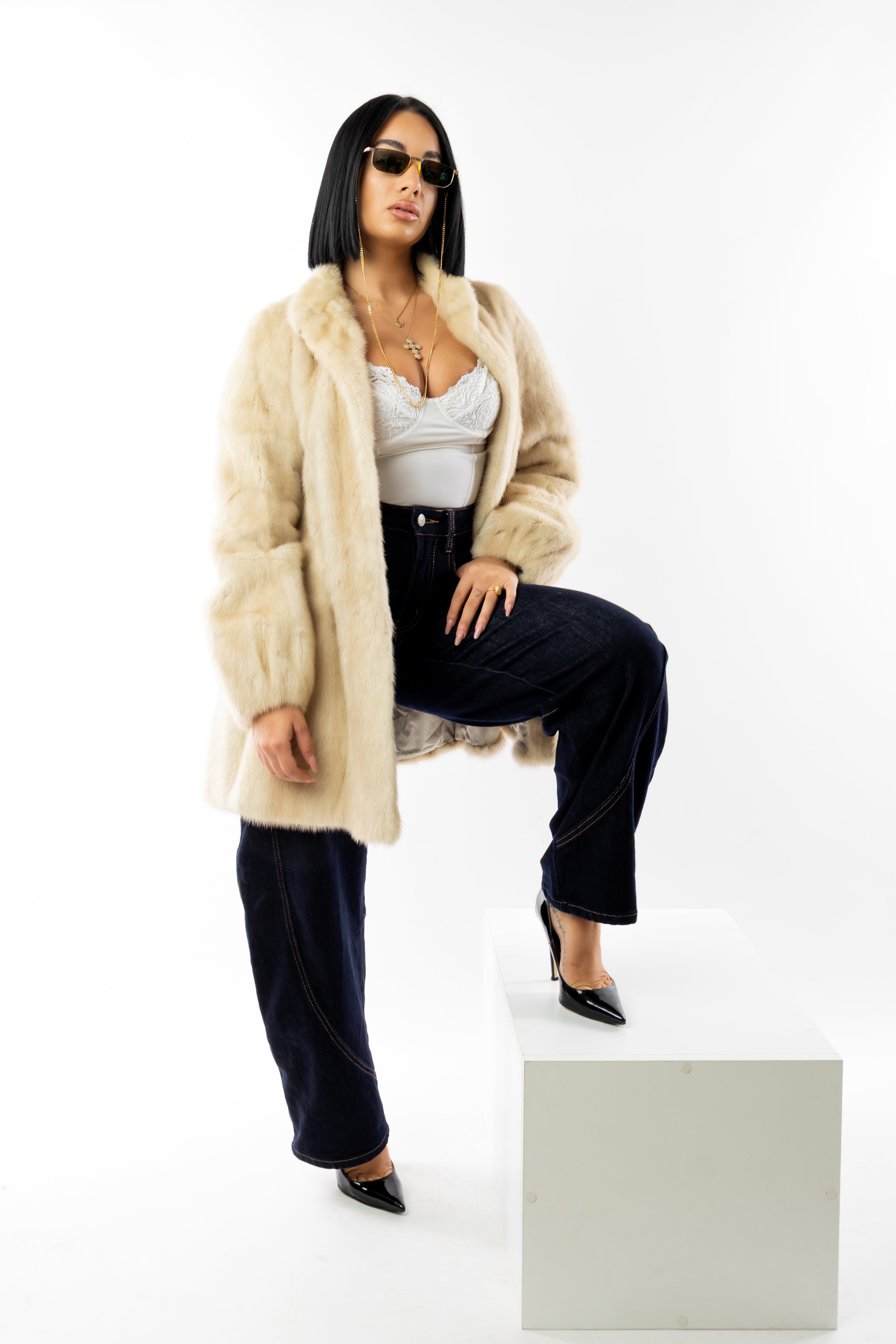 Pelliccia visone crema  vintage rimessa a modello