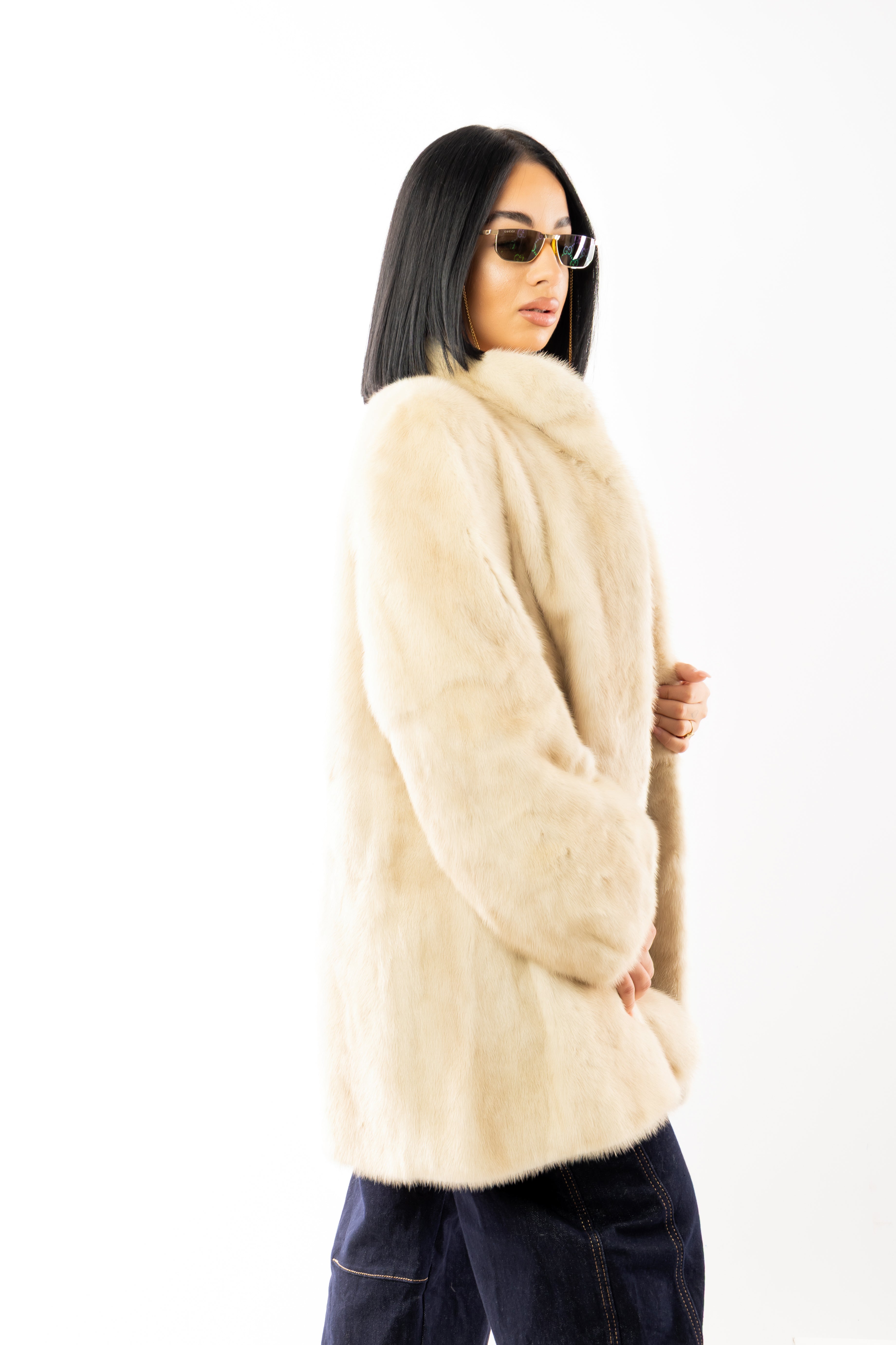 Pelliccia visone crema  vintage rimessa a modello